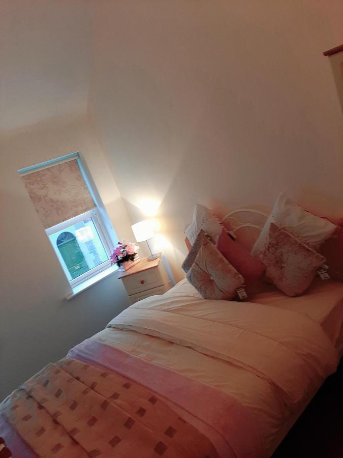 Main Street Apartment Carrick on Shannon Esterno foto